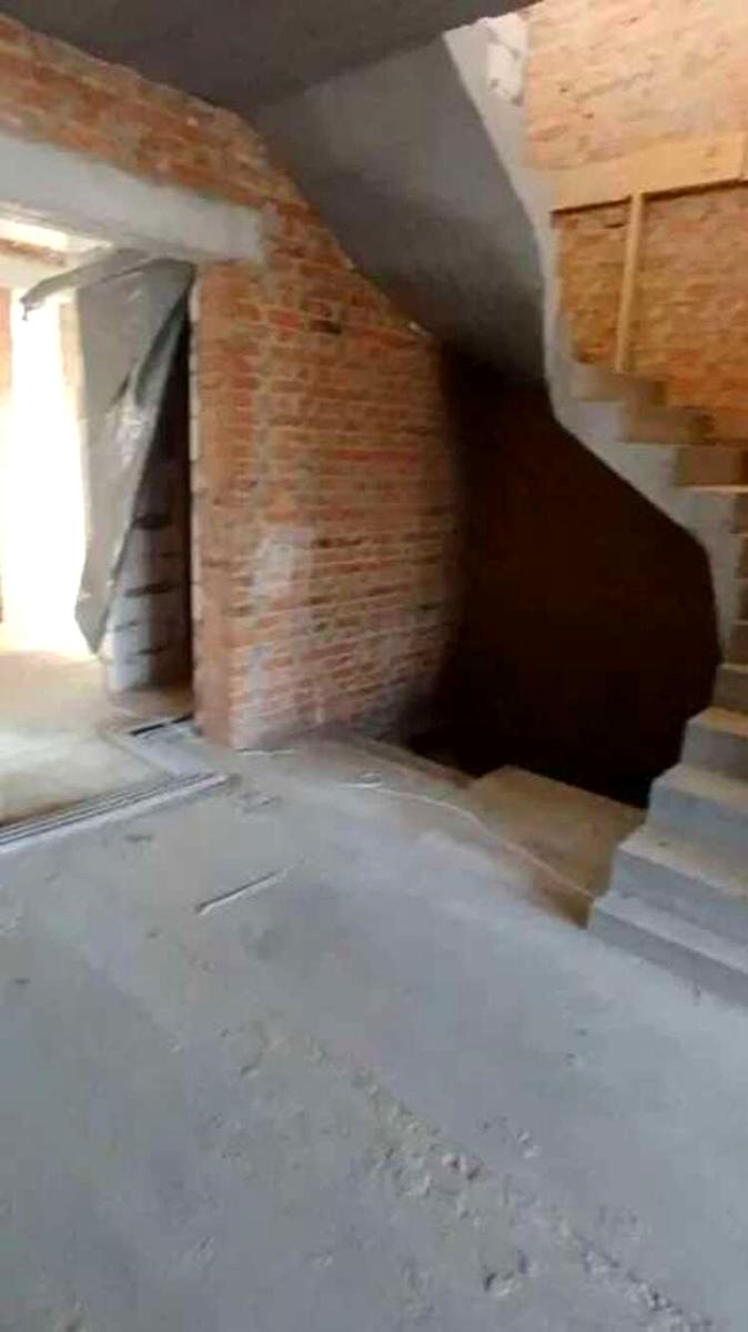 1859564195894075