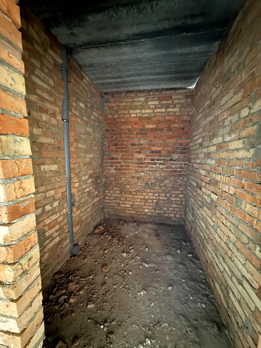 1859568103610222