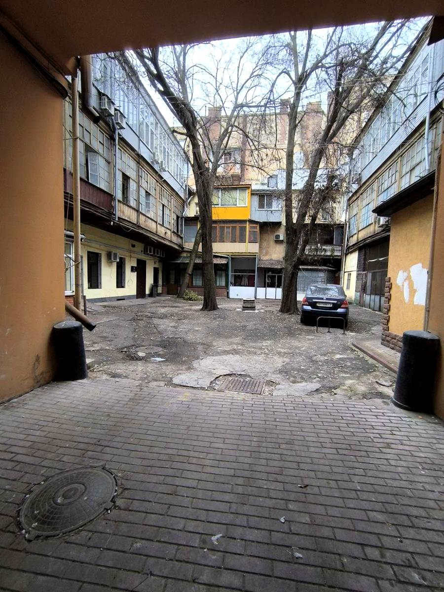 1859586445476512