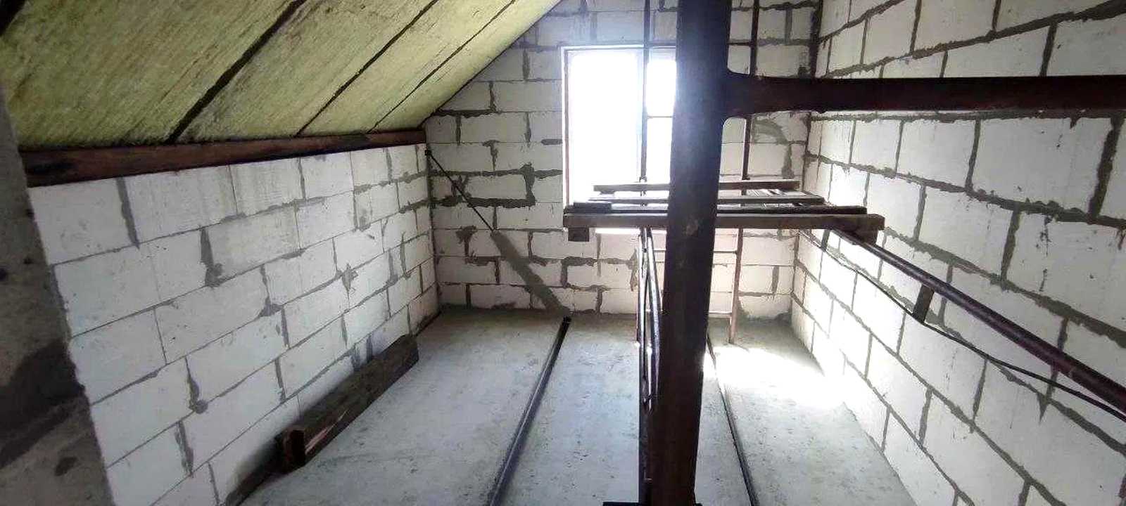 1859758477195438