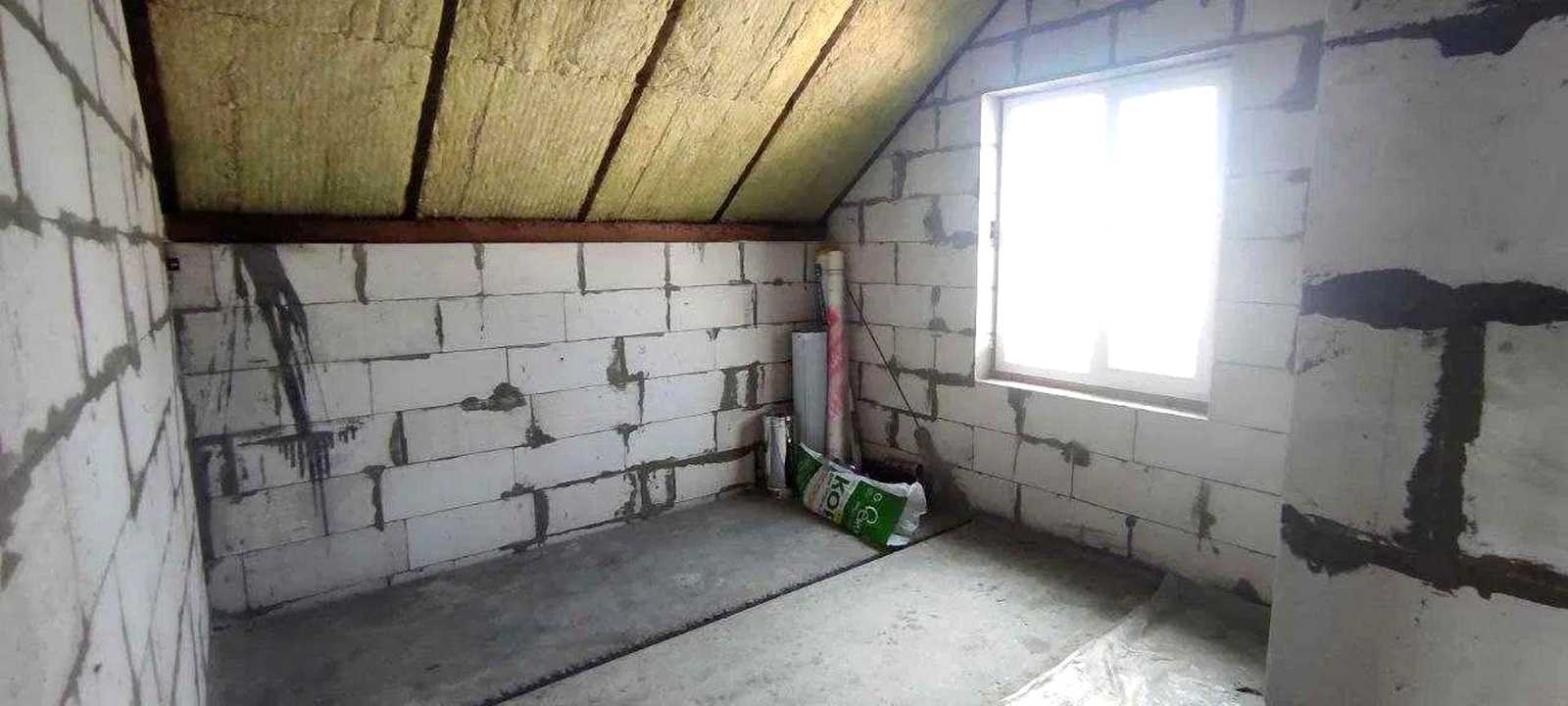 1859758477683311