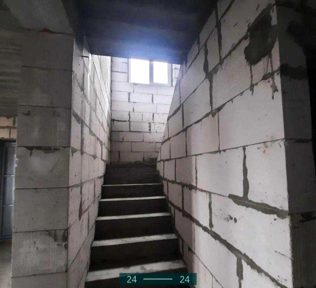 1859758478441218
