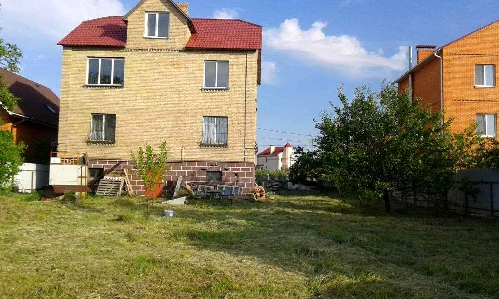 1859758692413440