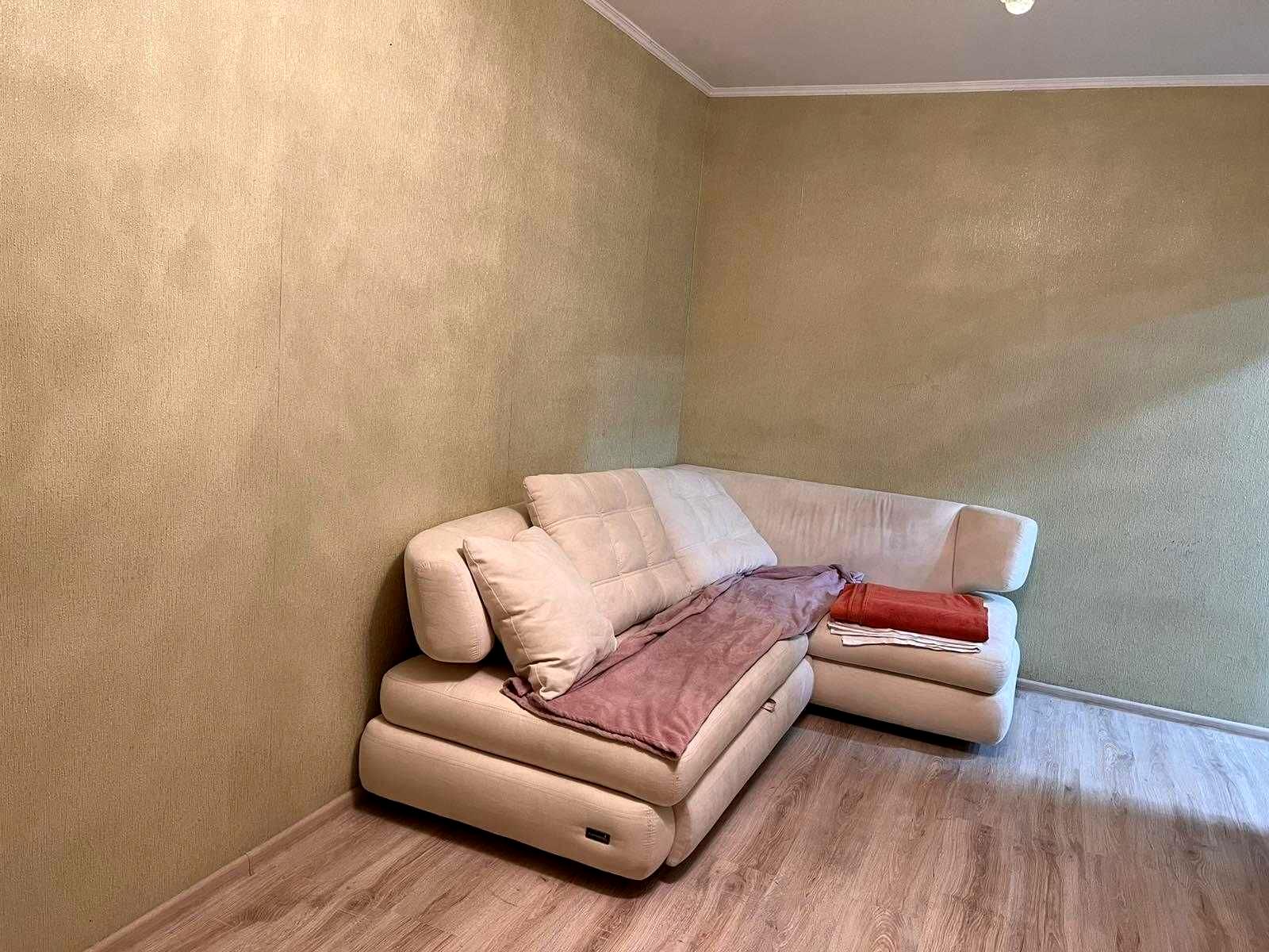 1859763393005425