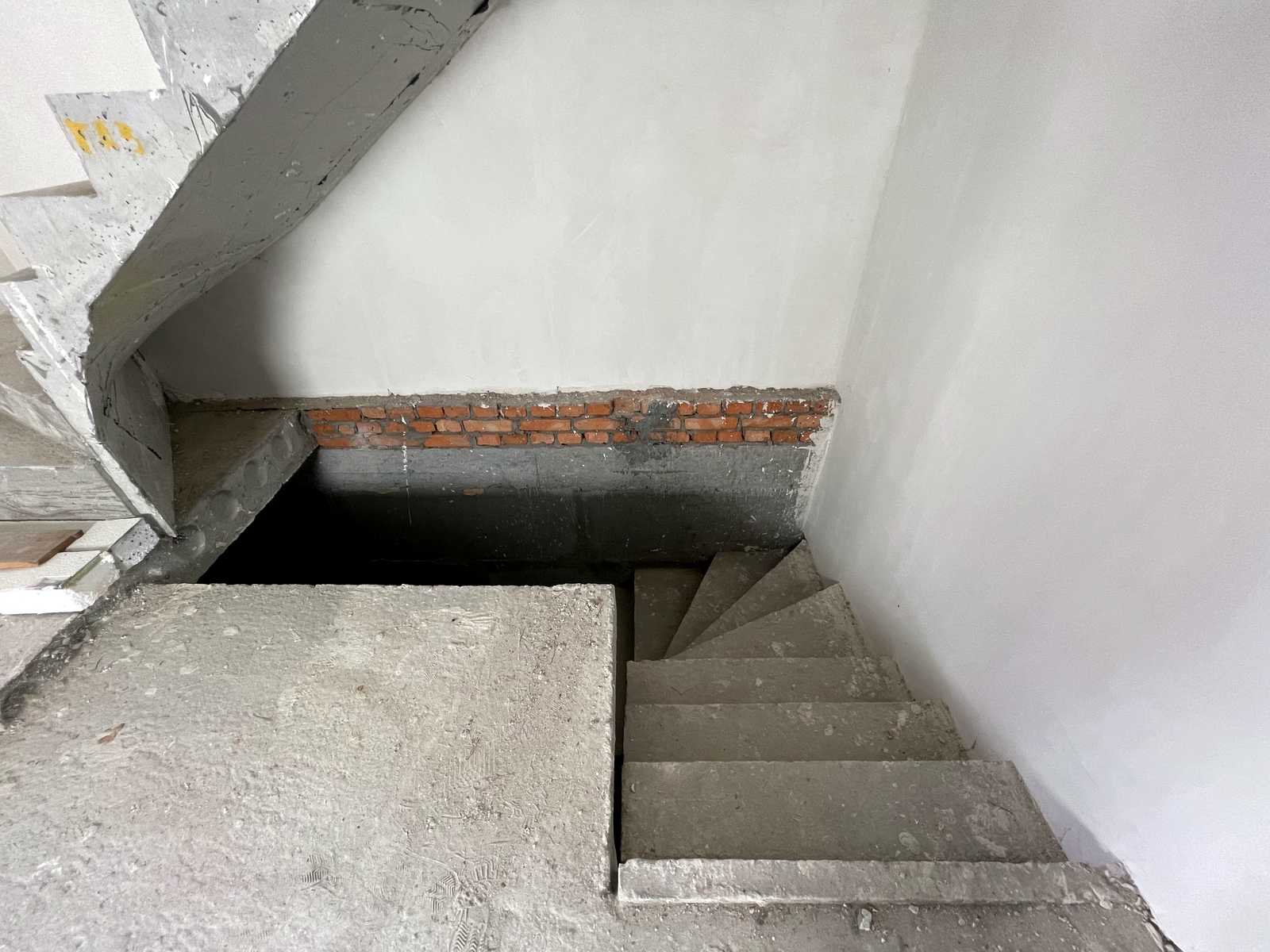 1859827215633049
