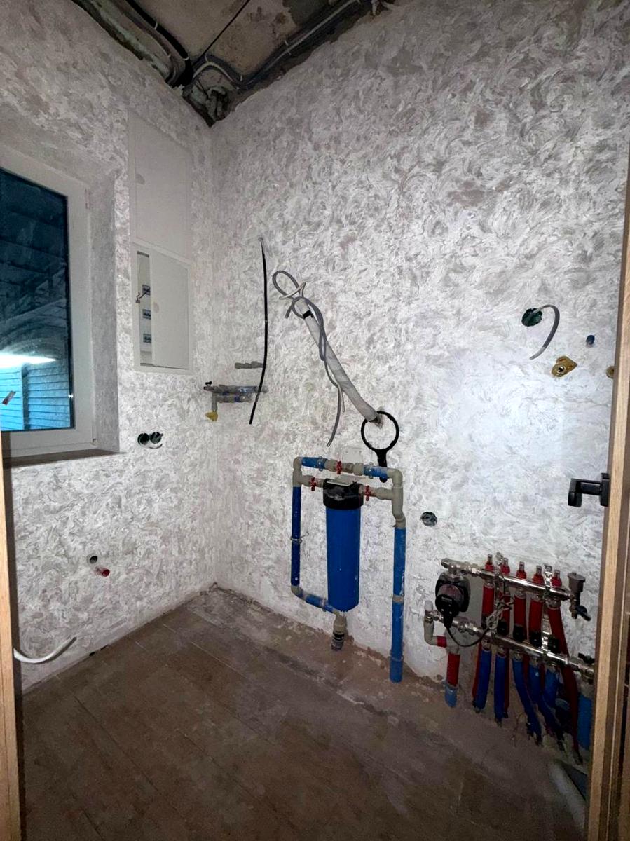 1859831218426025