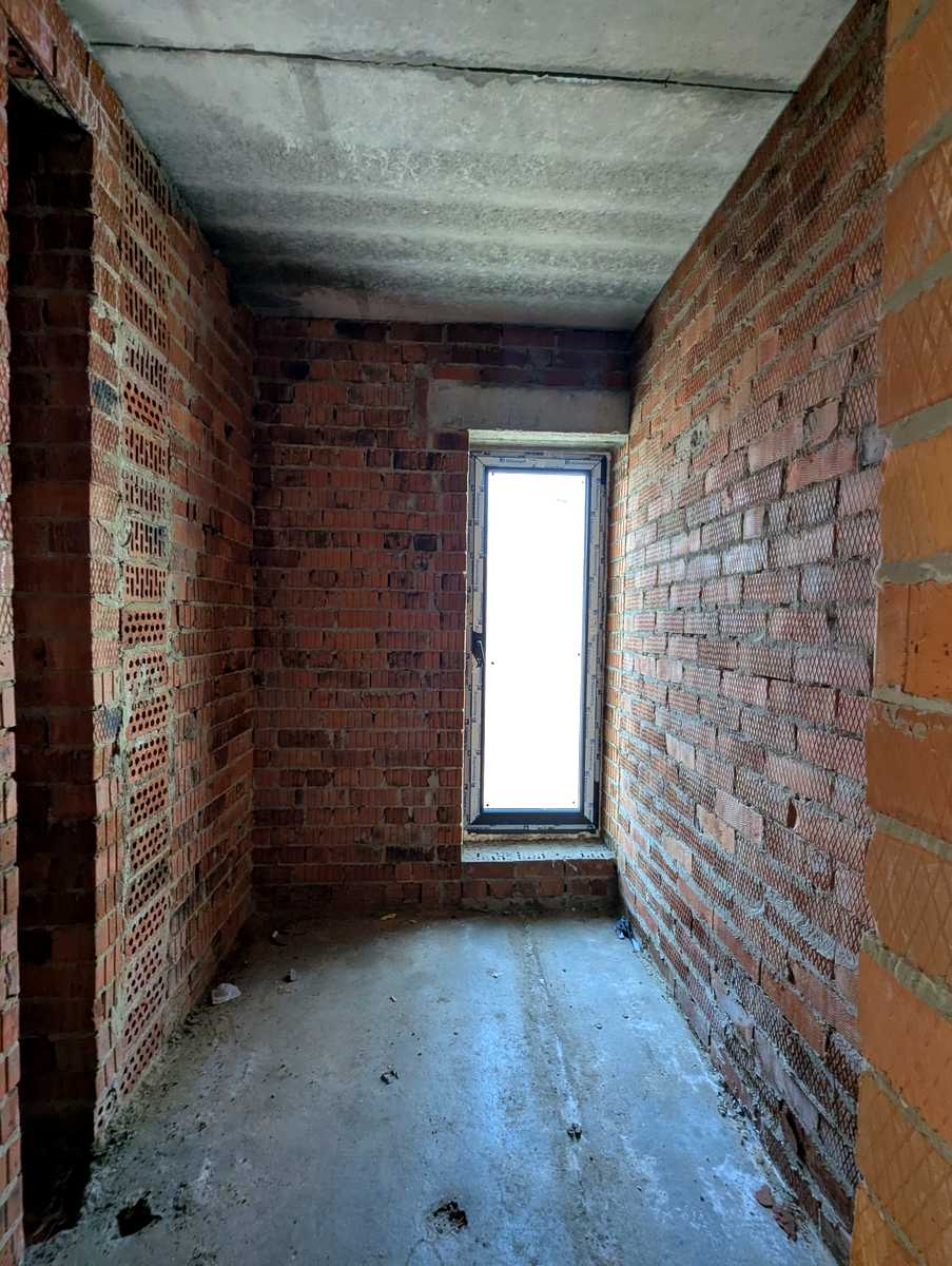 1859891701320209
