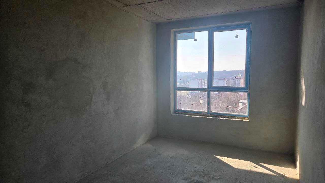1859900345750319