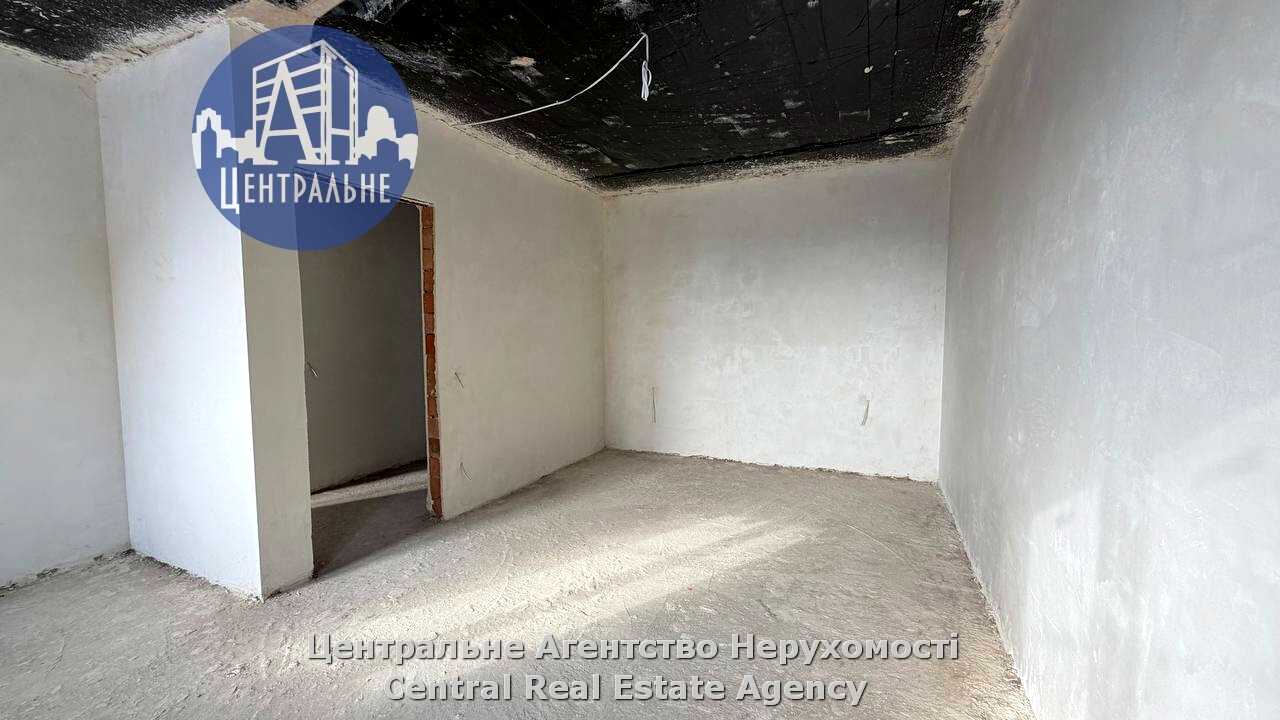 1859904774159135