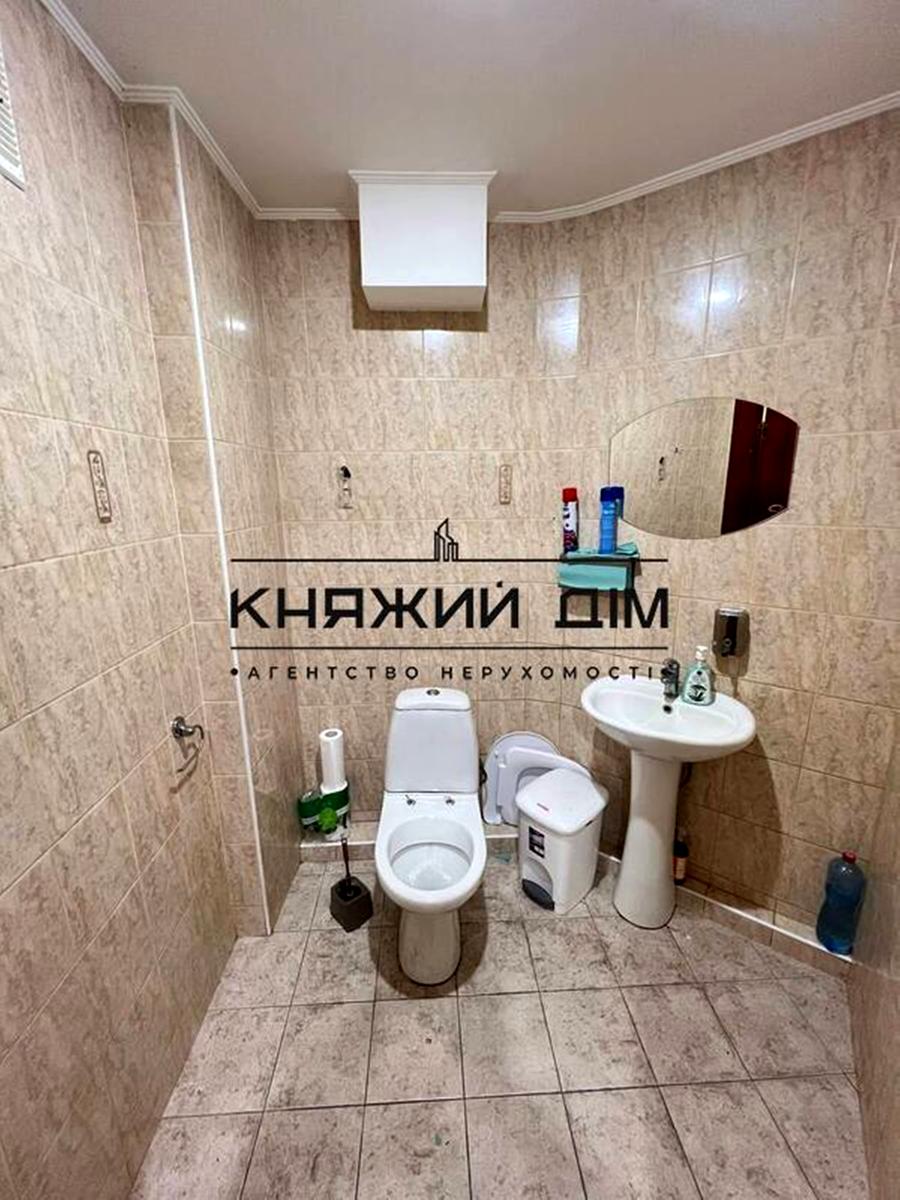 1859907933729082