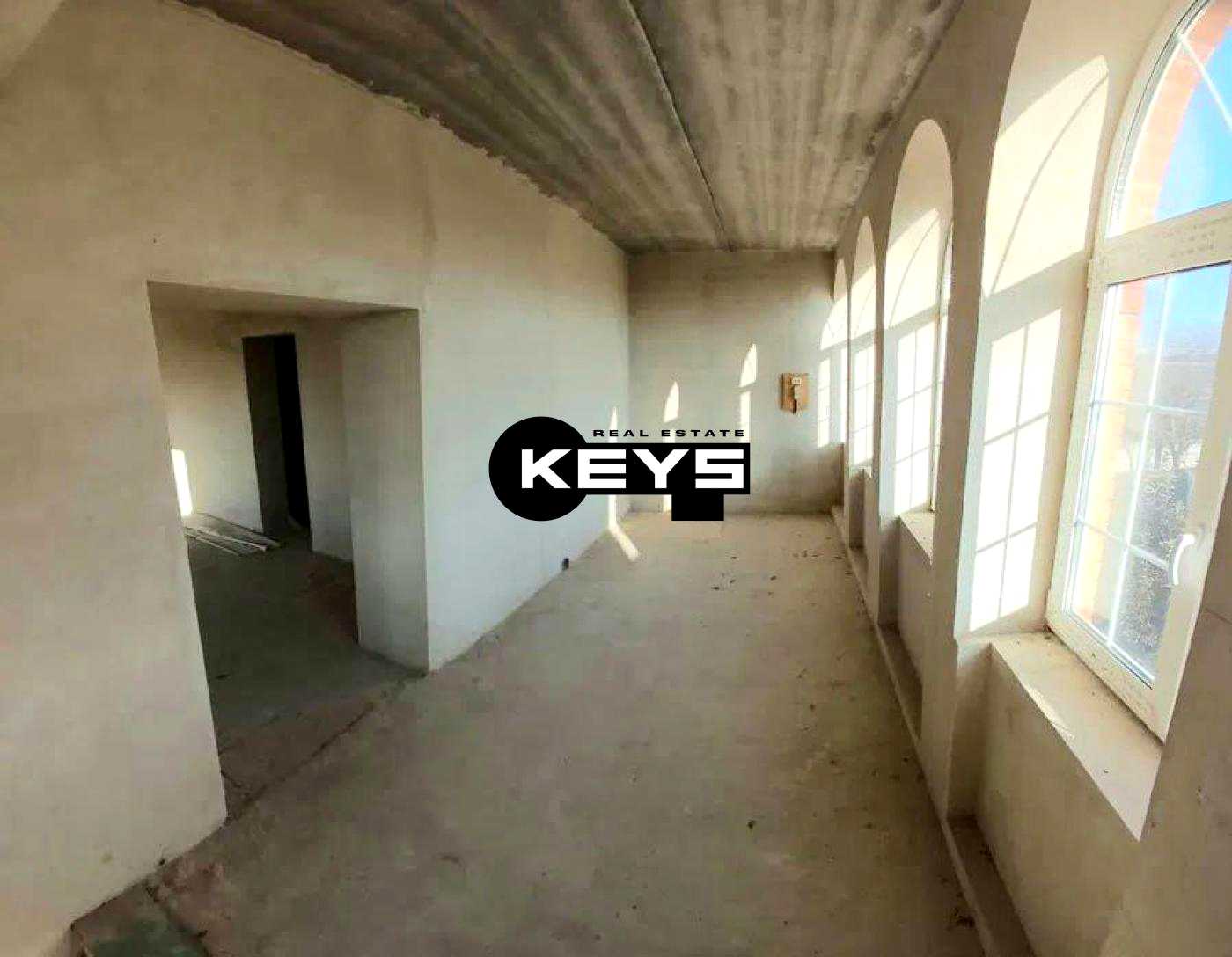 1859918310585843