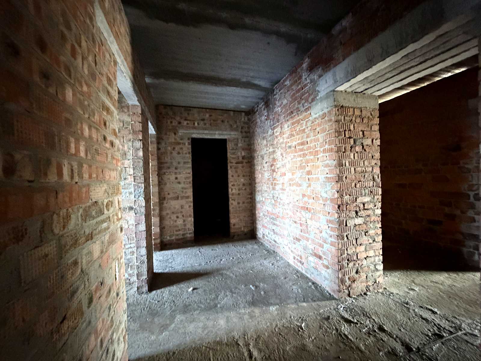 1859930398403498