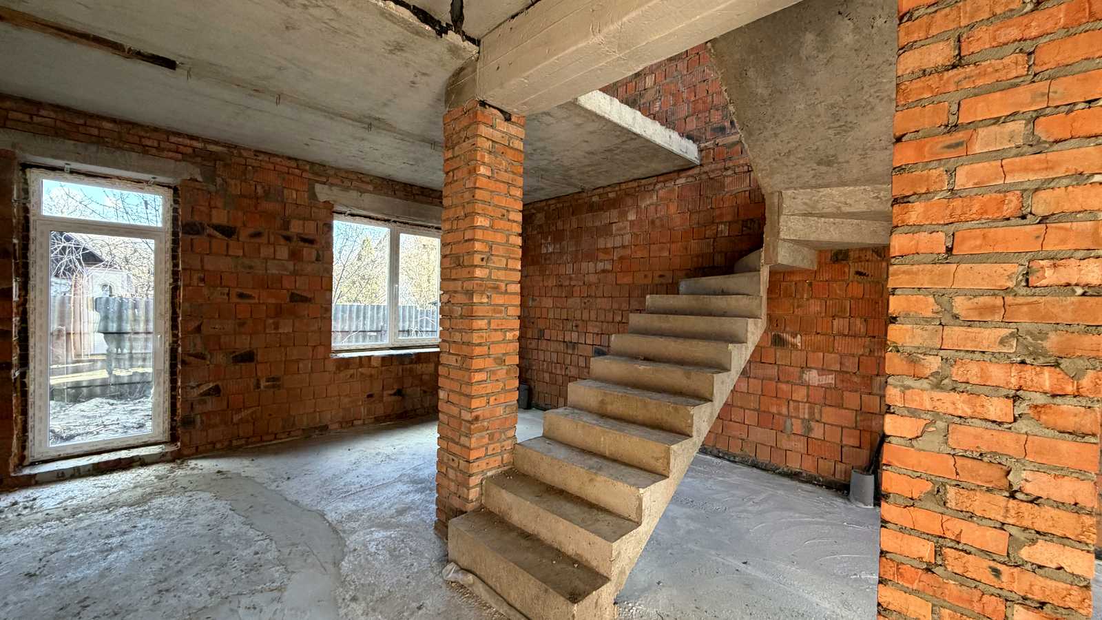 1859940685642241