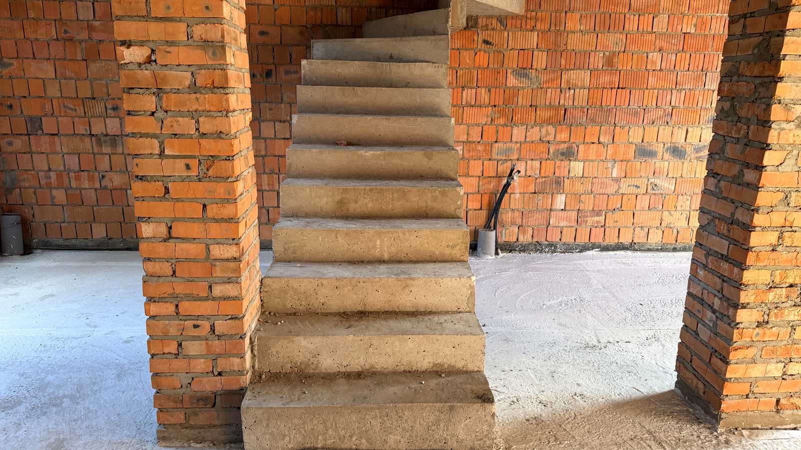 1859940688385485