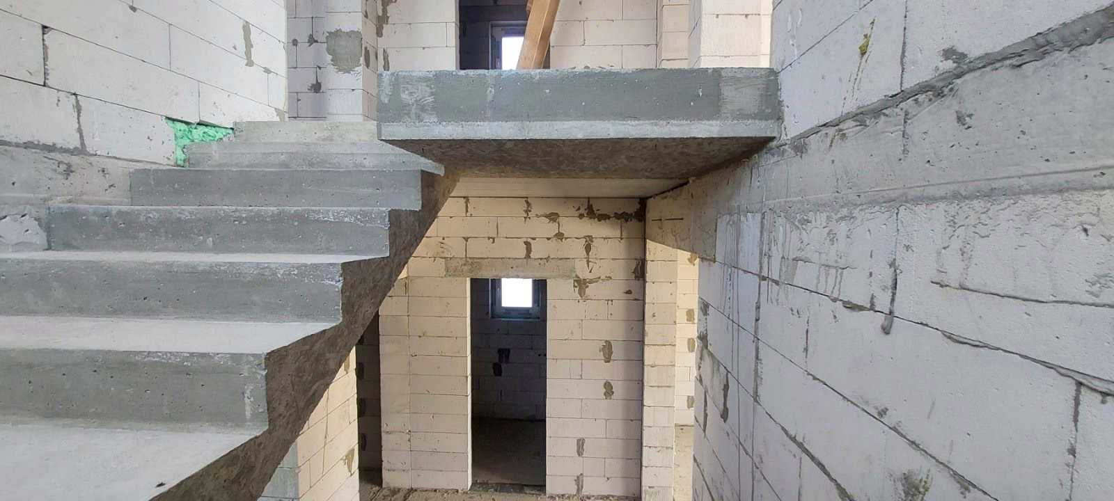 1859944082629865
