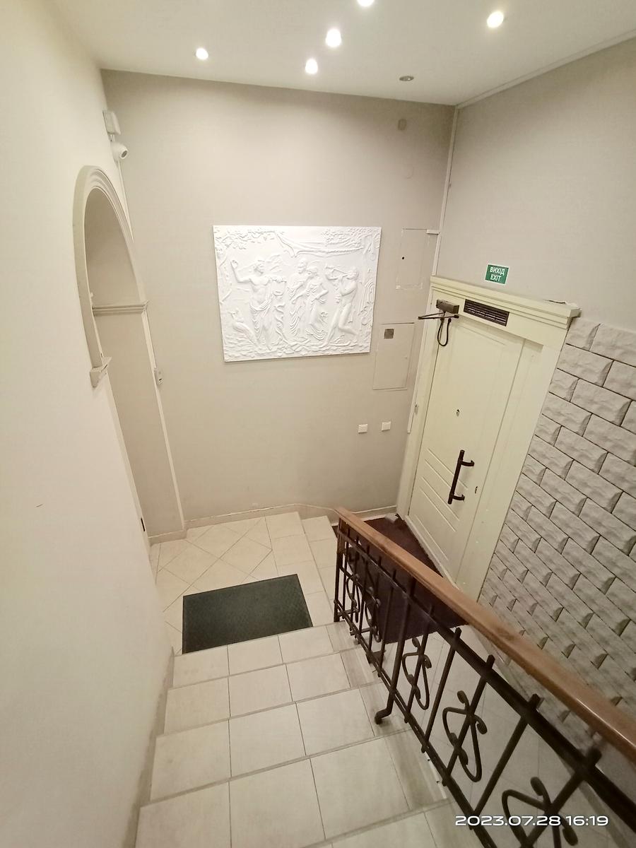 1859953127773572