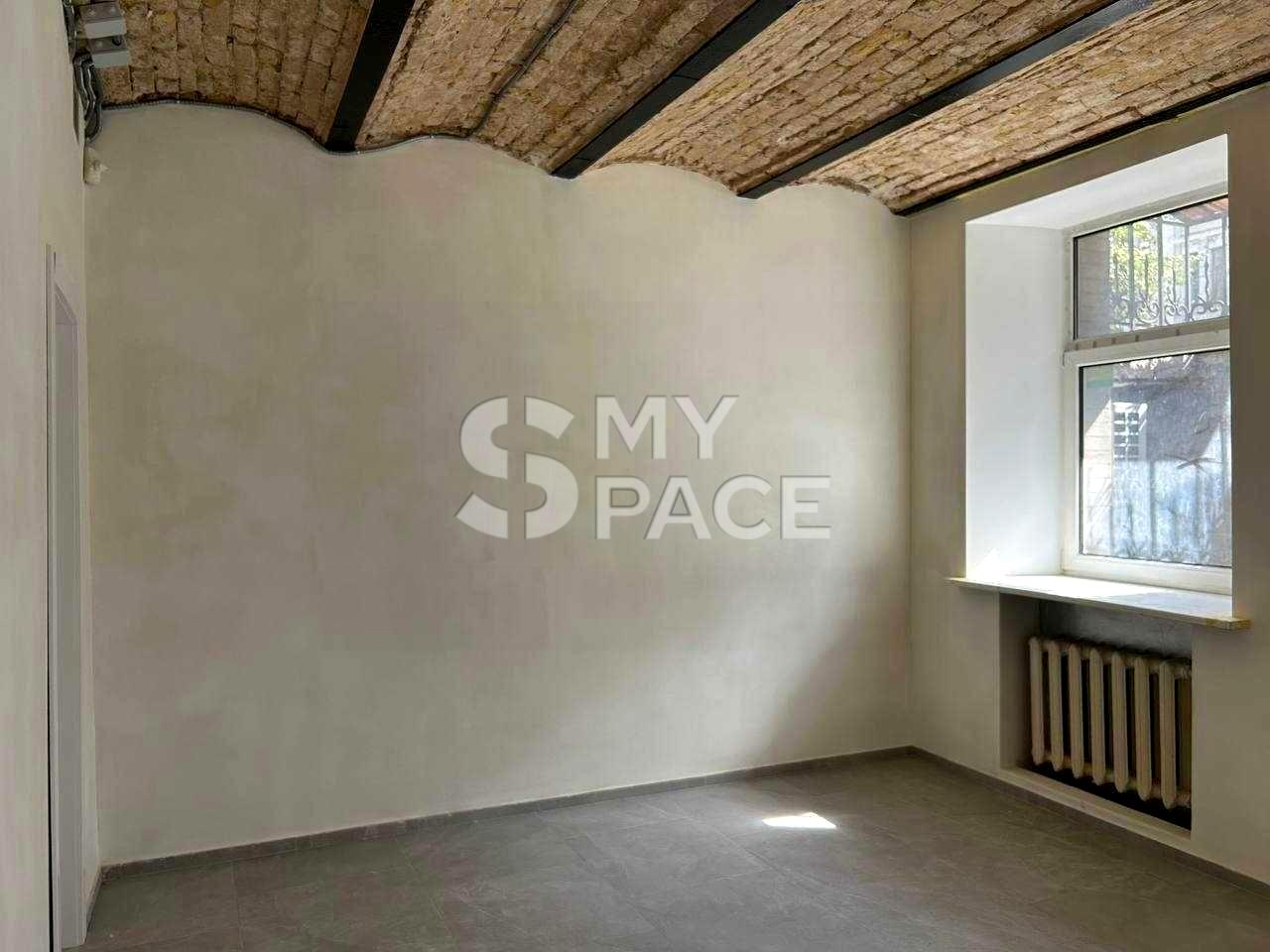 1859996136512857