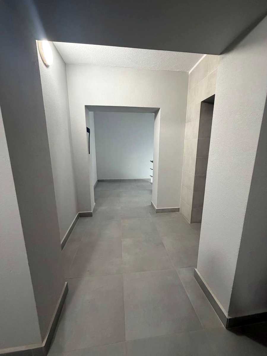 1860005907764977