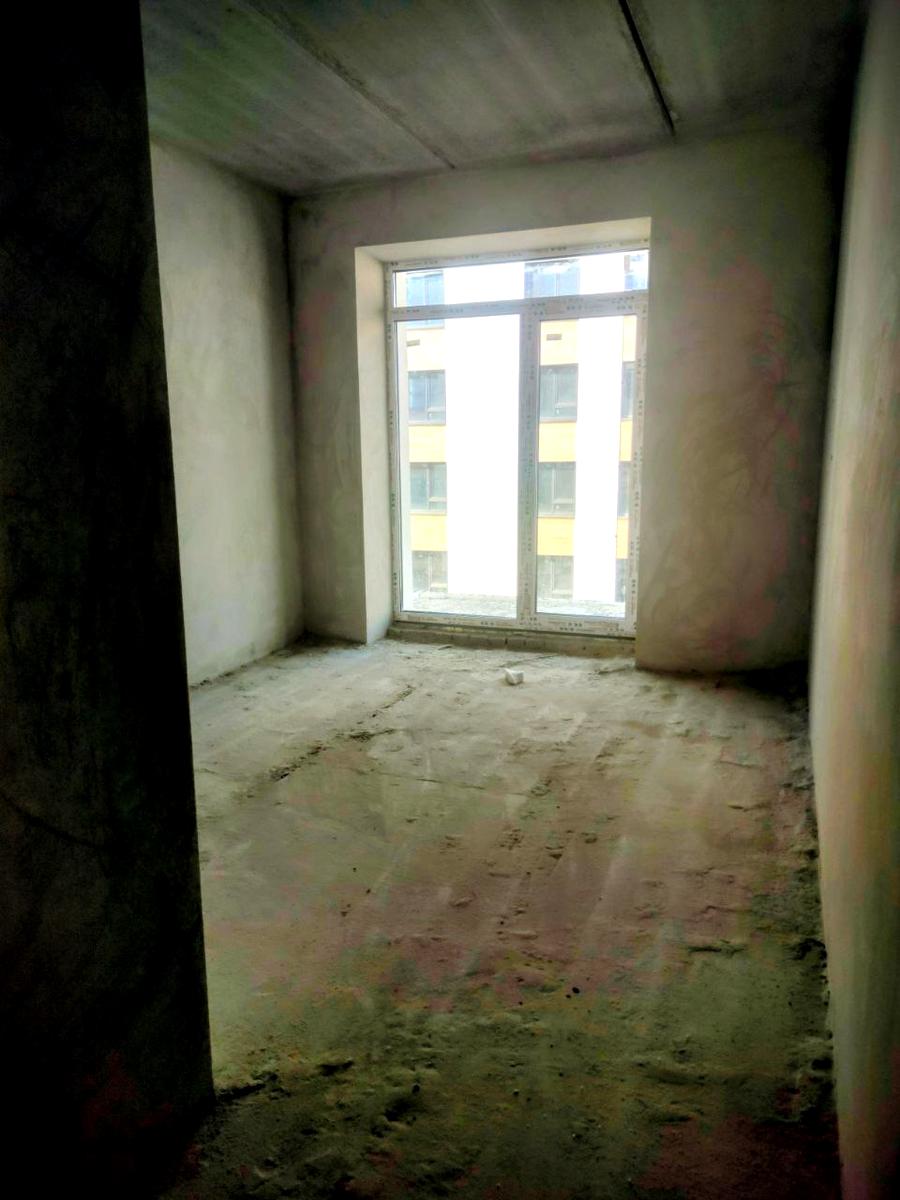 1860007876714926
