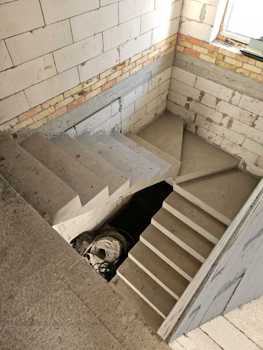 1860078099738565