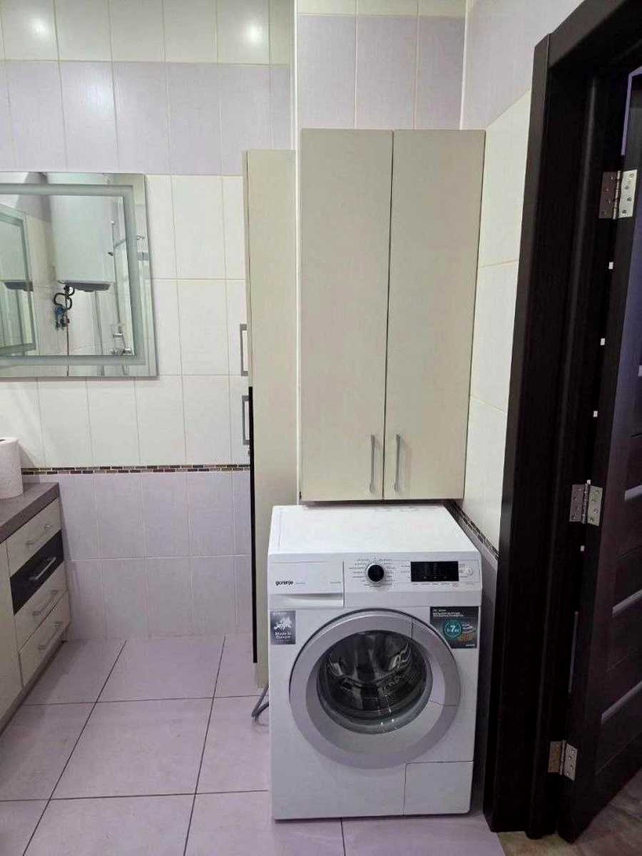1860083831416337