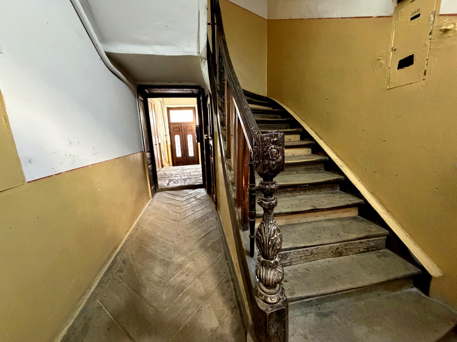 1860088929585811