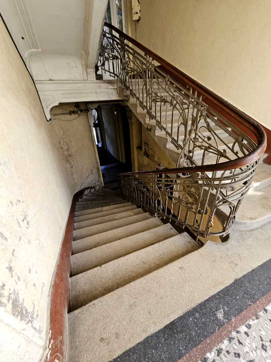 1860091041996059