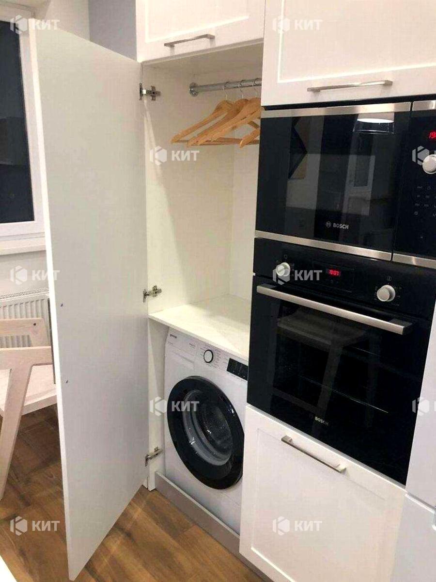1860121494322097