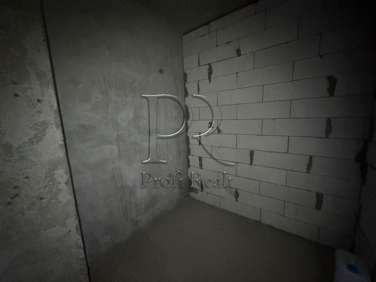 1860166620009243