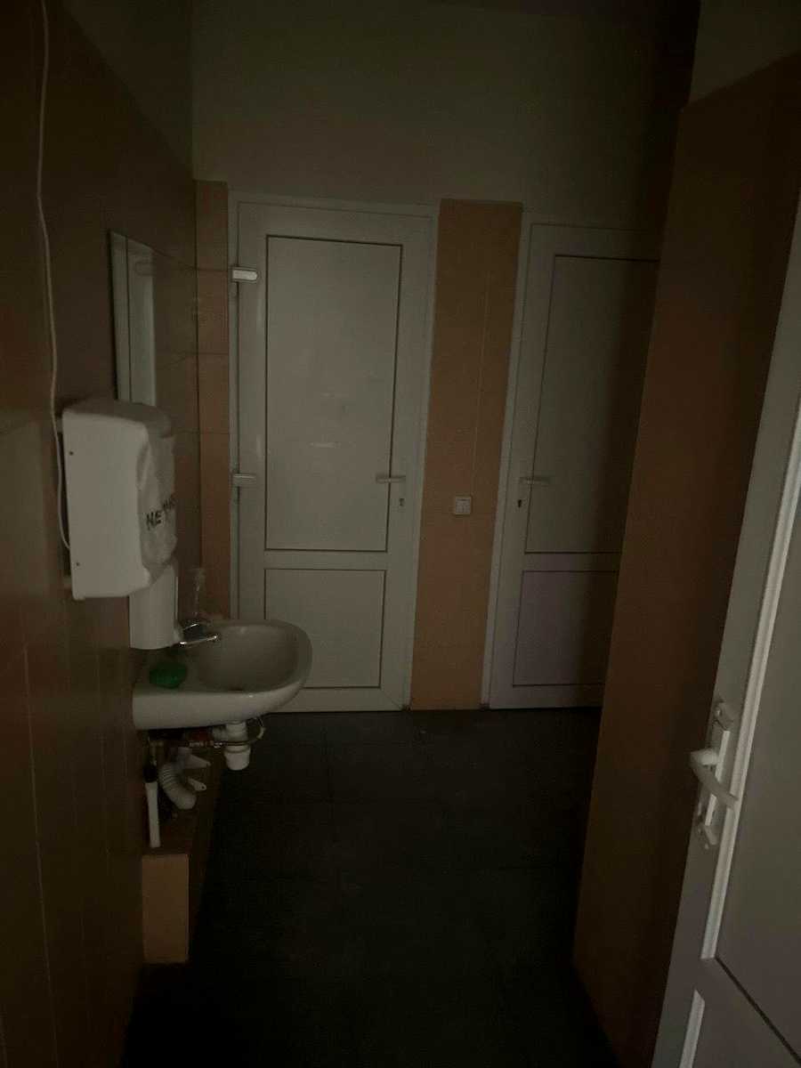 1860190523066915