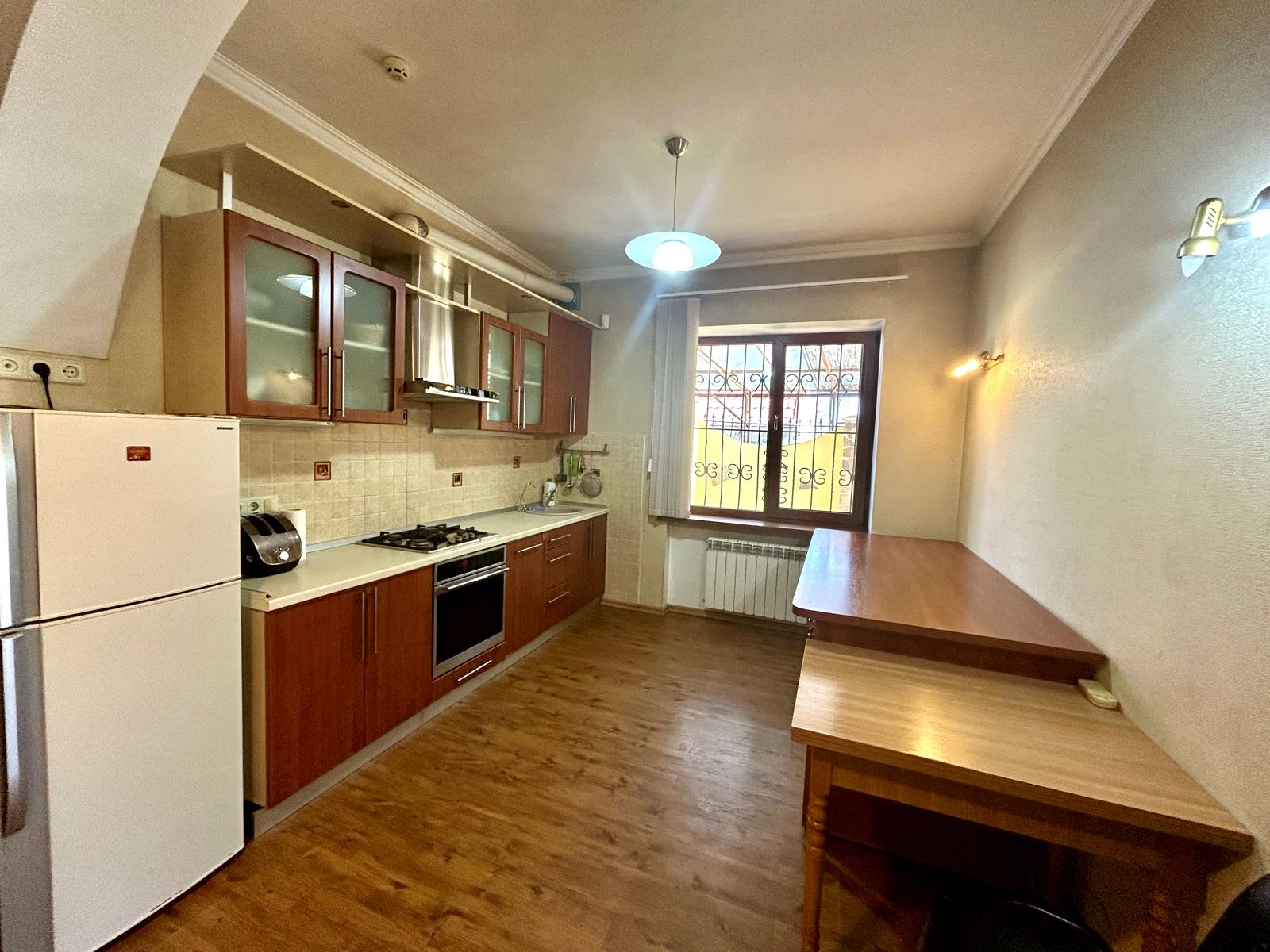 Дом по адресу ул. Солнечная (площадь 260 м²) - imageAlt 5 Дом по адресу ул. Солнечная (площадь 260 м²) - Atlanta.ua - imageAlt 5