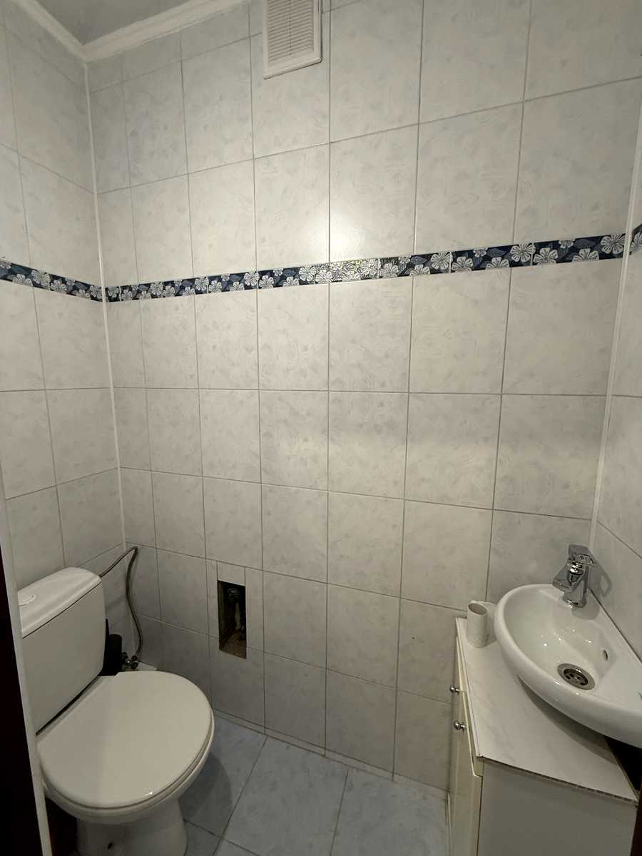 1860385859271679