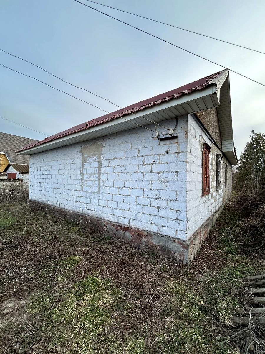 1860443424972934