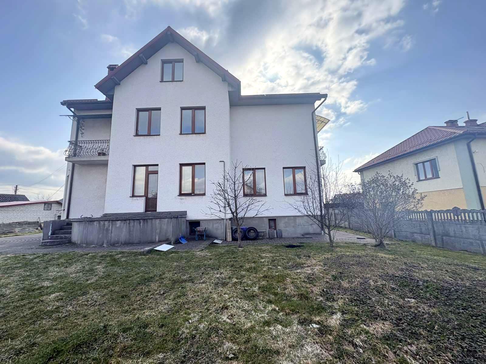 1860446121685301