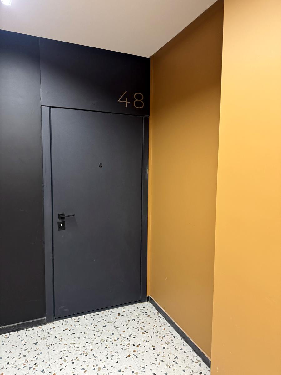 1860464845911329
