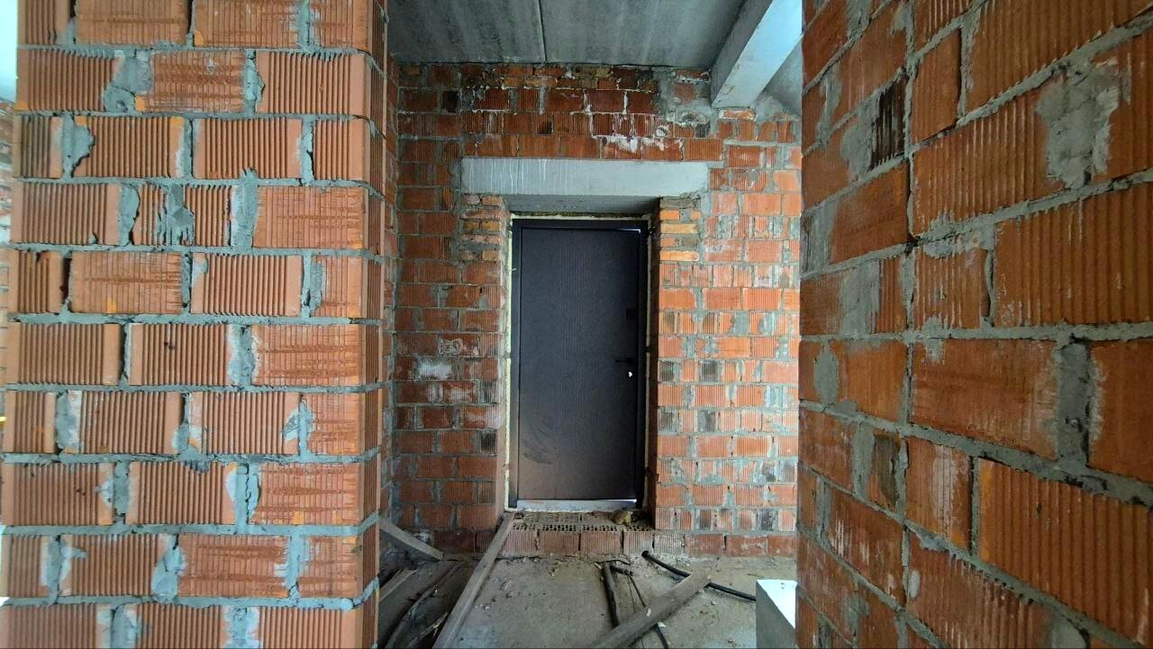 1860467761436317