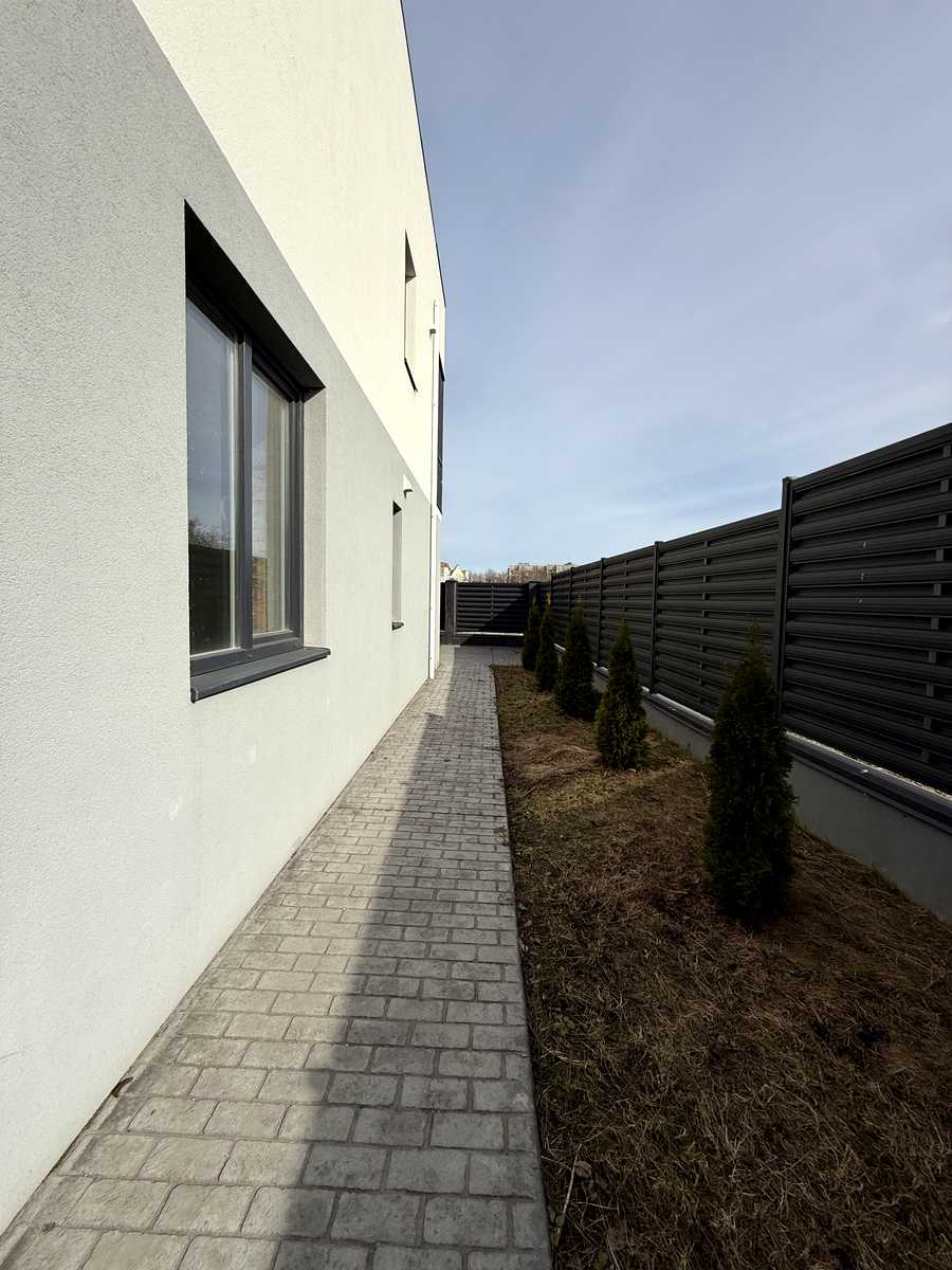 1860485202688037
