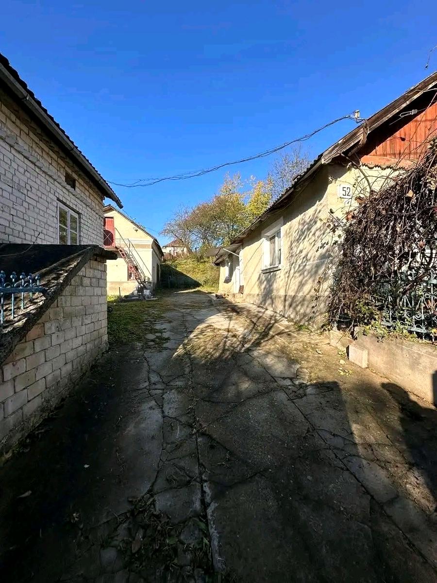 1860489284357875