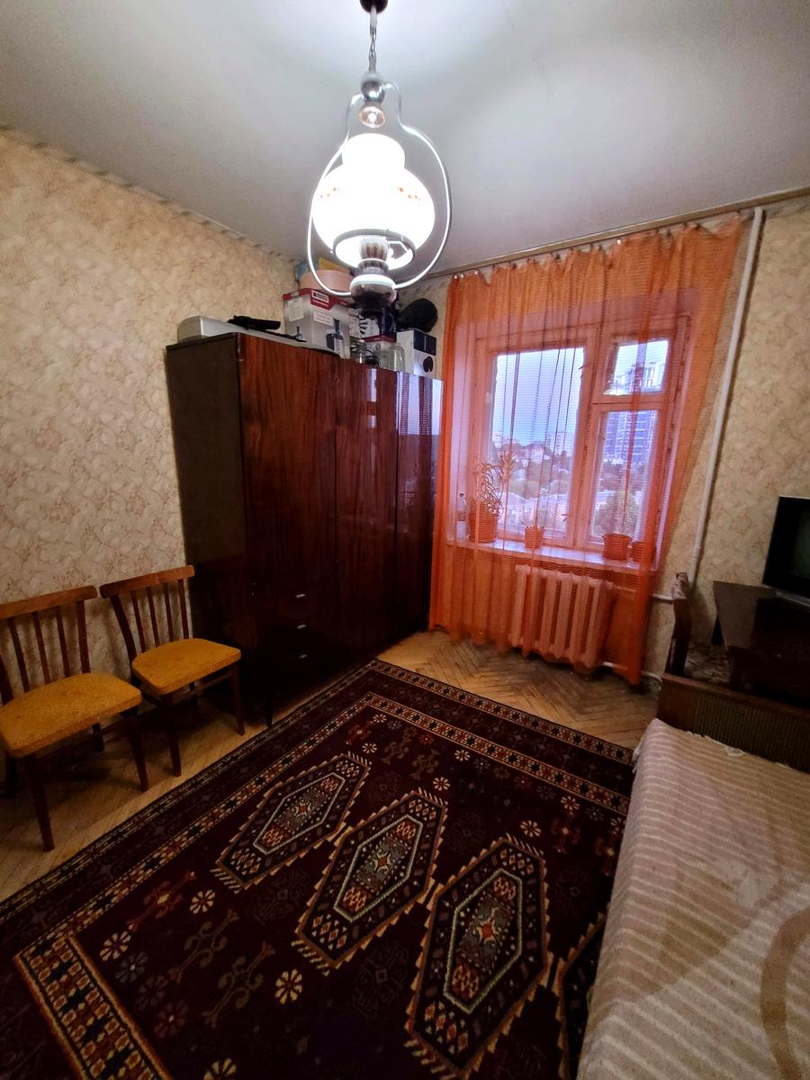 1860556217678881