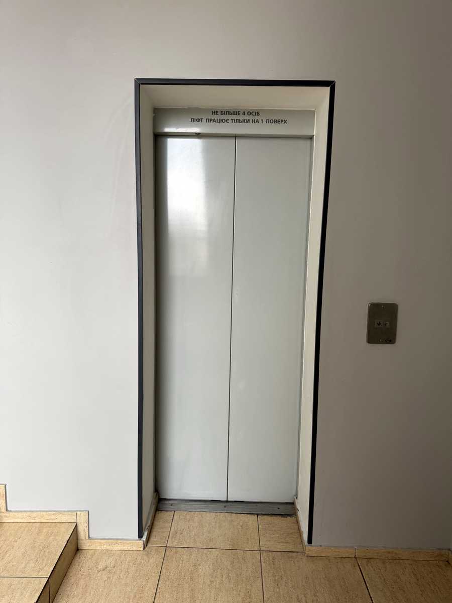 1860561752906963