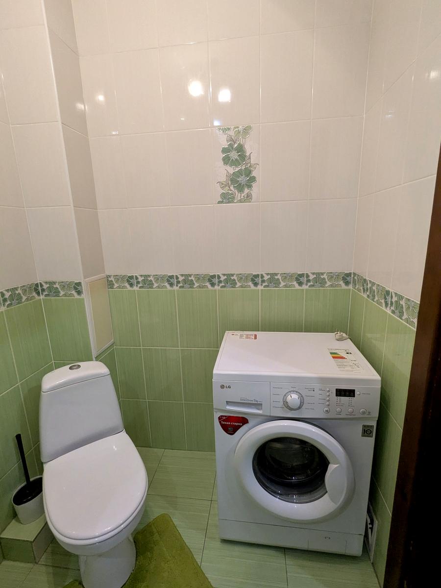 1860576705466371