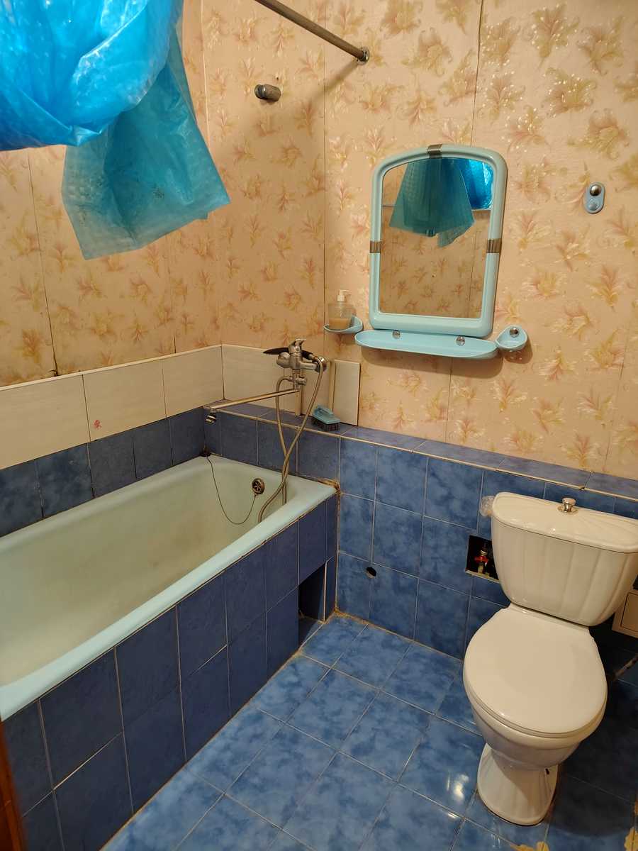 1860583809657303