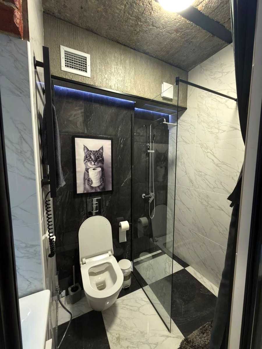 1860645984818119