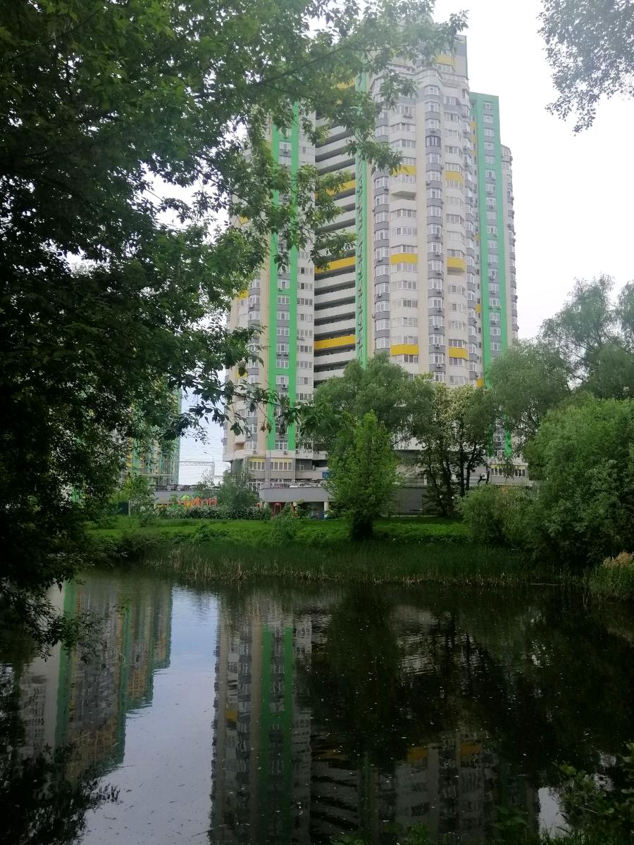1860647326352405