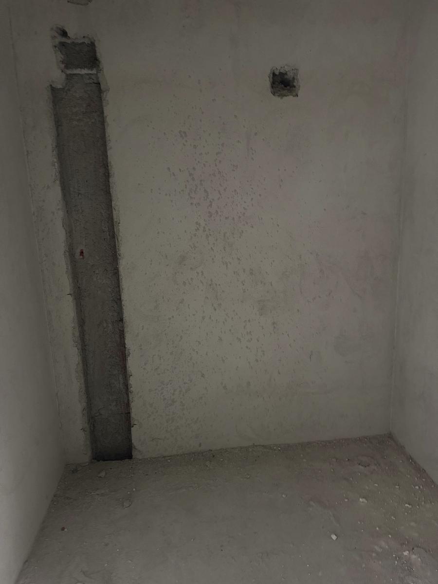 1860727218928643