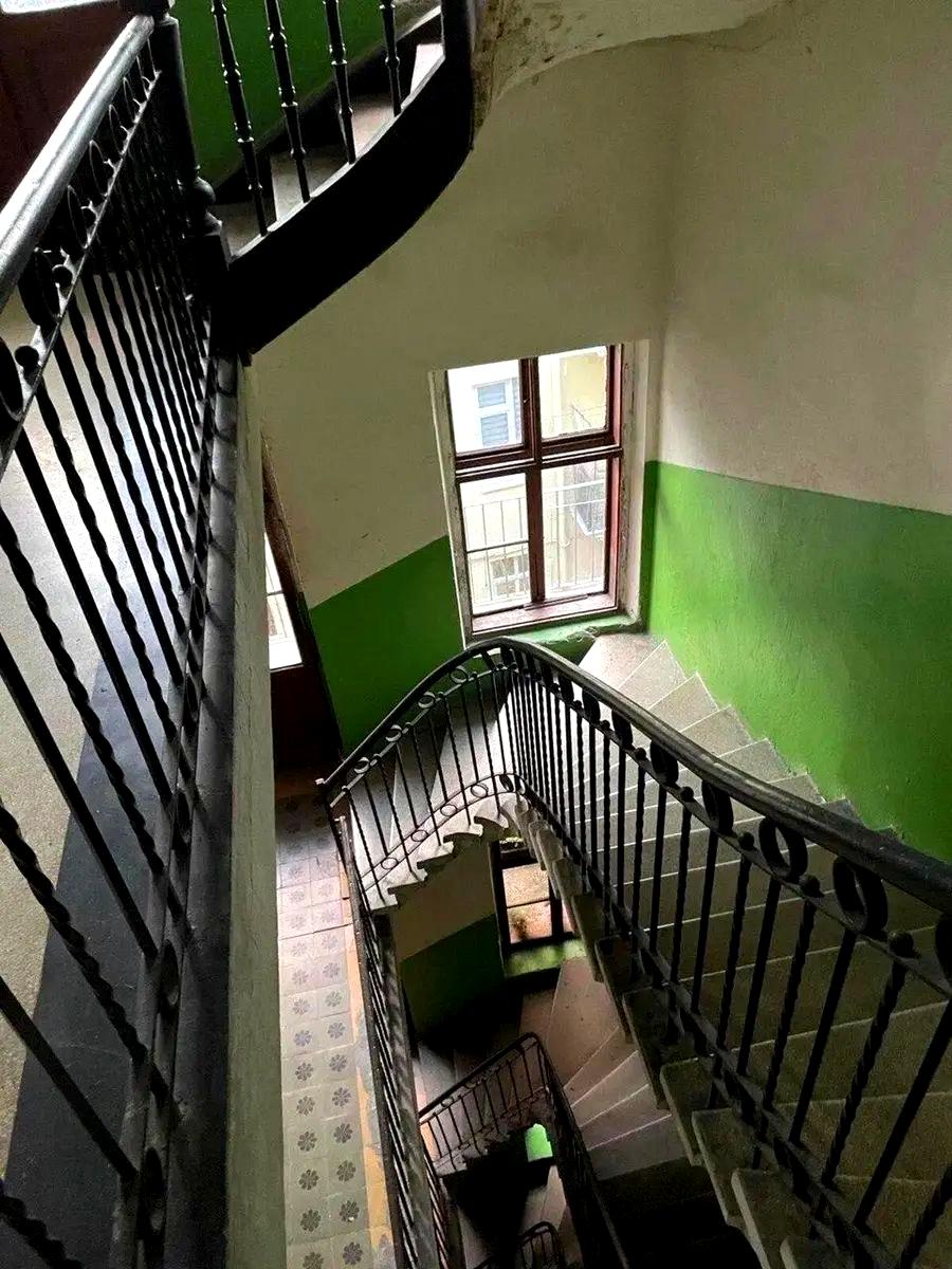 1860728425199528