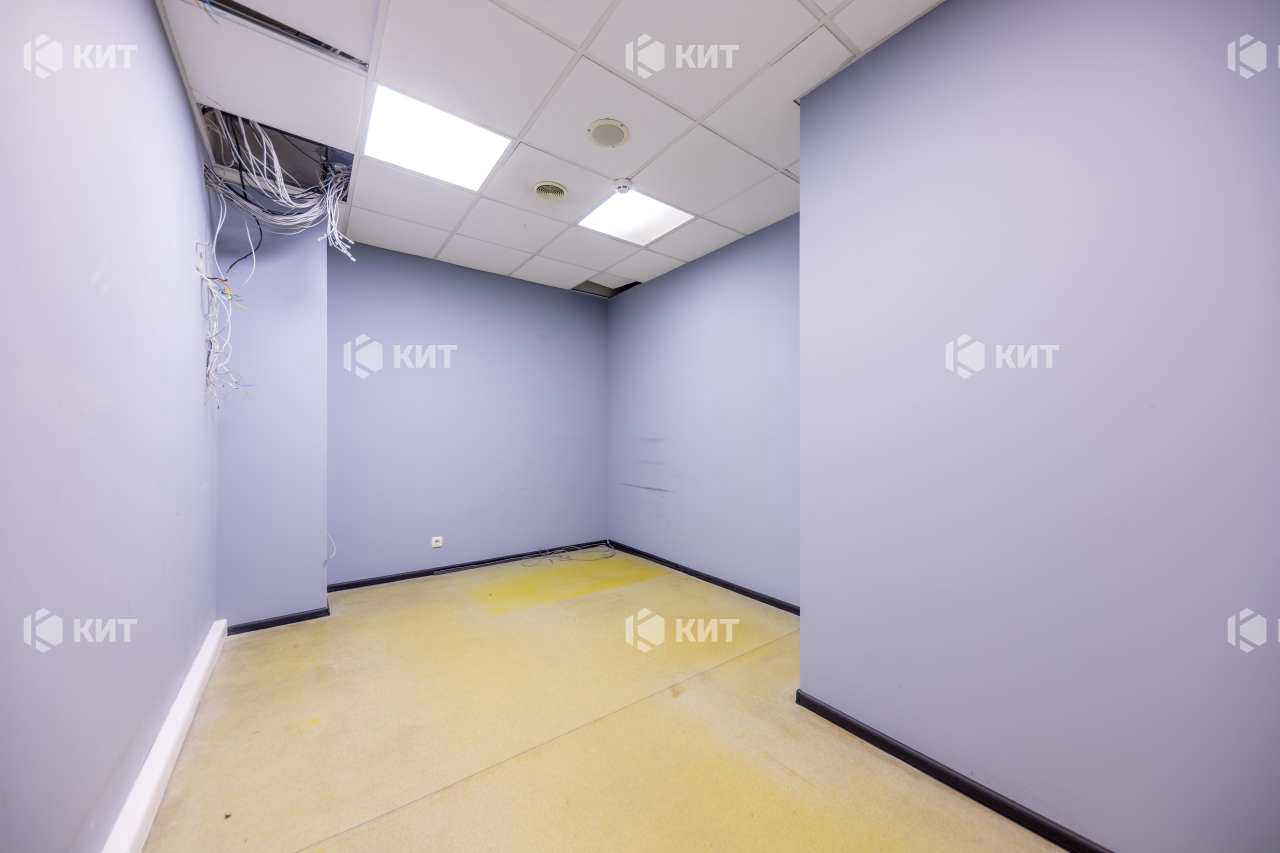 1860729237876403