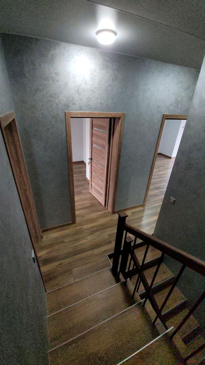 1860730496409232