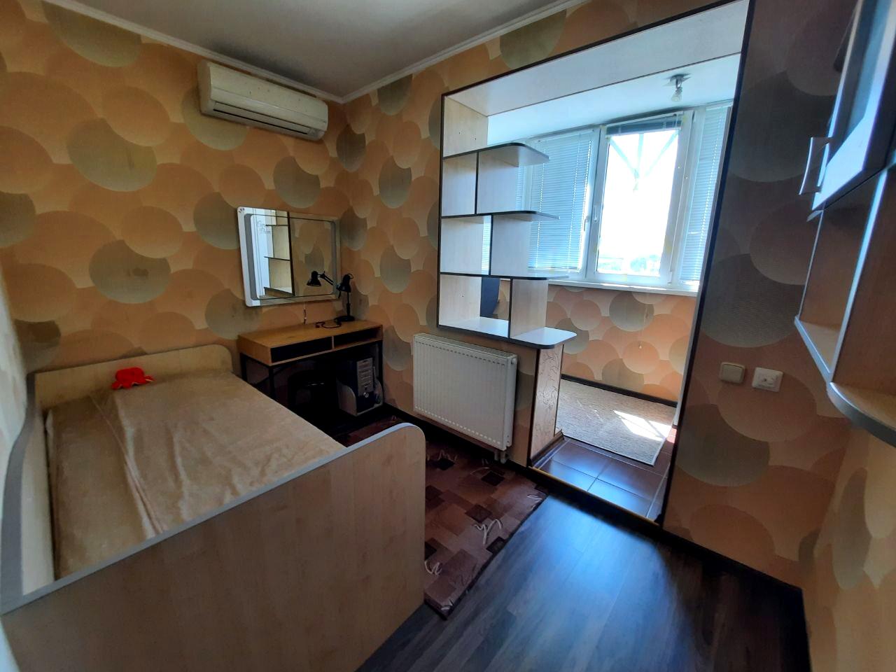 1860731036123281