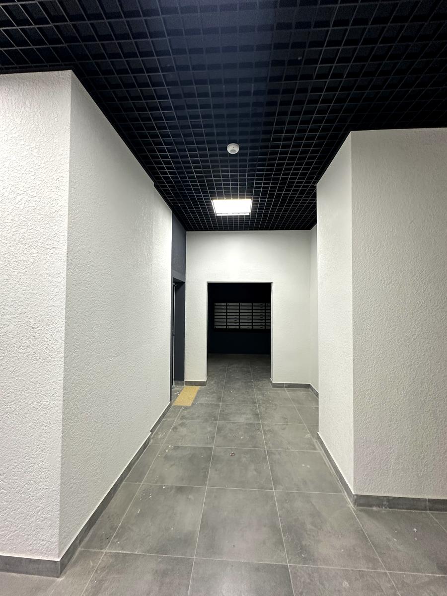 1860733926431640